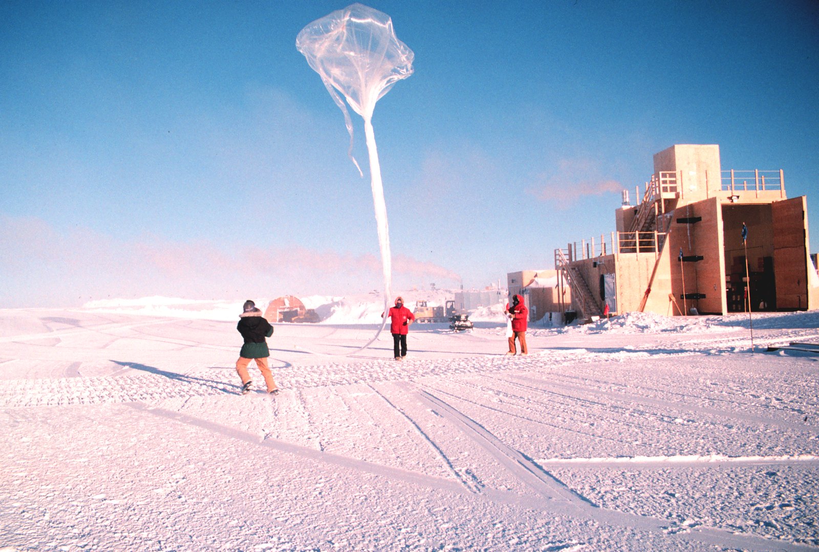 Launching an ozonesonde attached to balloon to assess the ozone layer in the South Pole. Launching an ozonesonde attached to balloon to assess the ozone layer in the South Pole.